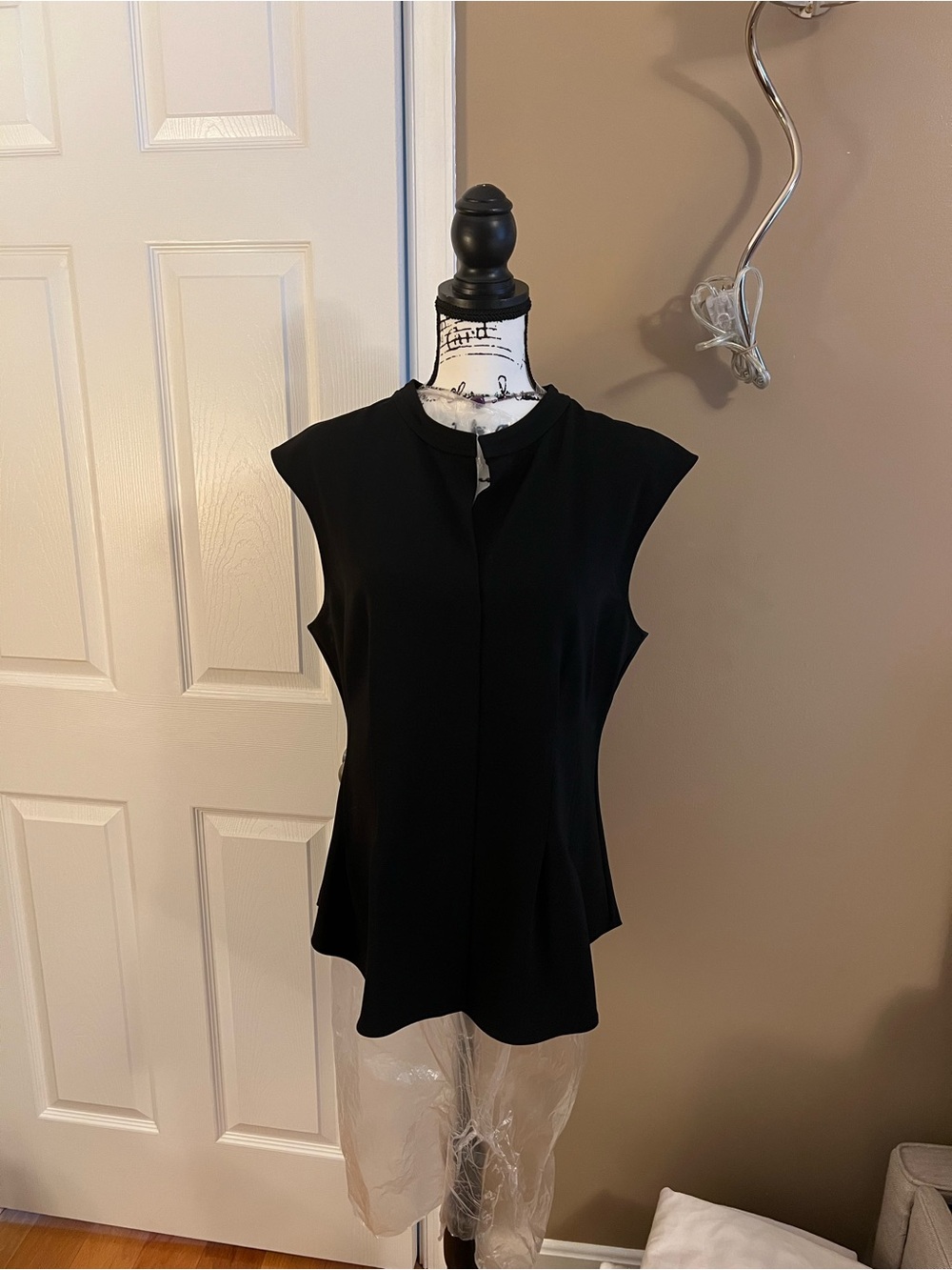 Theory Women’s Narthus Admiral Crepe Top - Black L